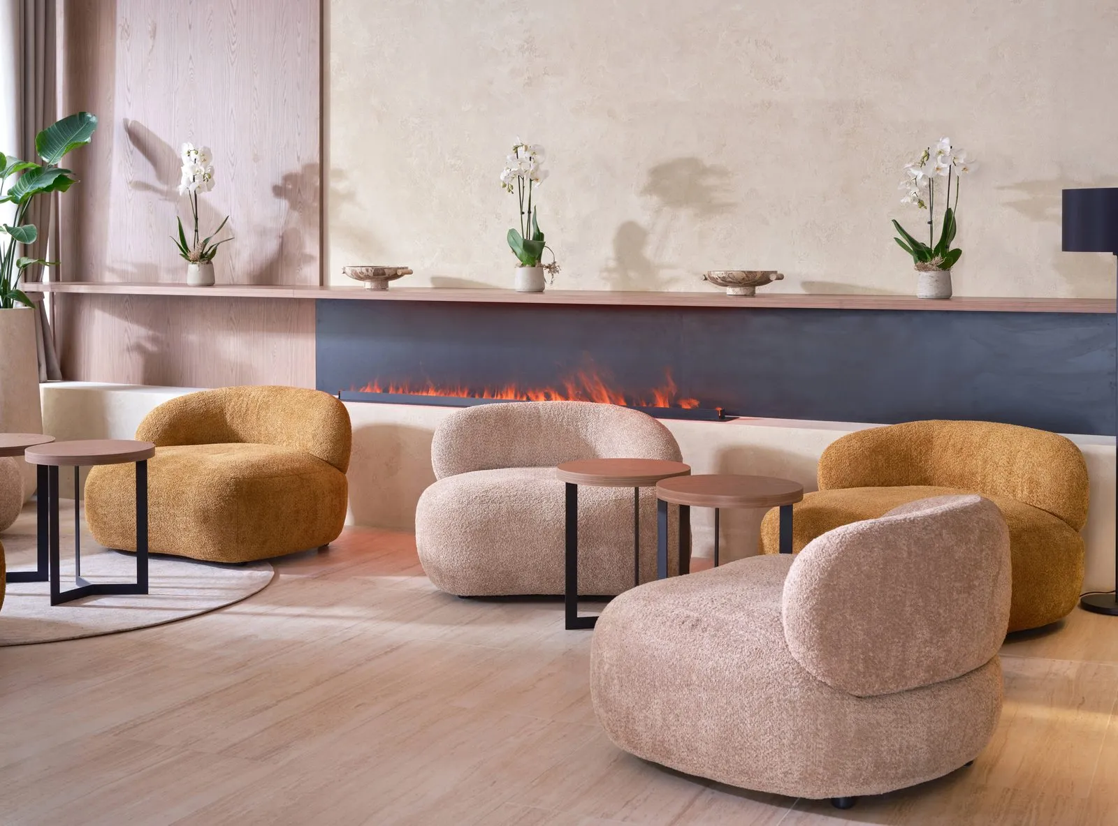 Lounge s krbem – The Benedict Boutique Hotel