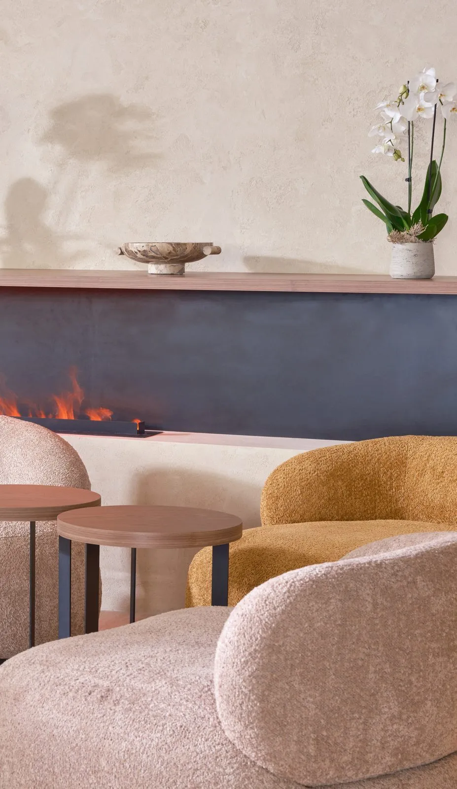 Lounge s krbem – The Benedict Boutique Hotel